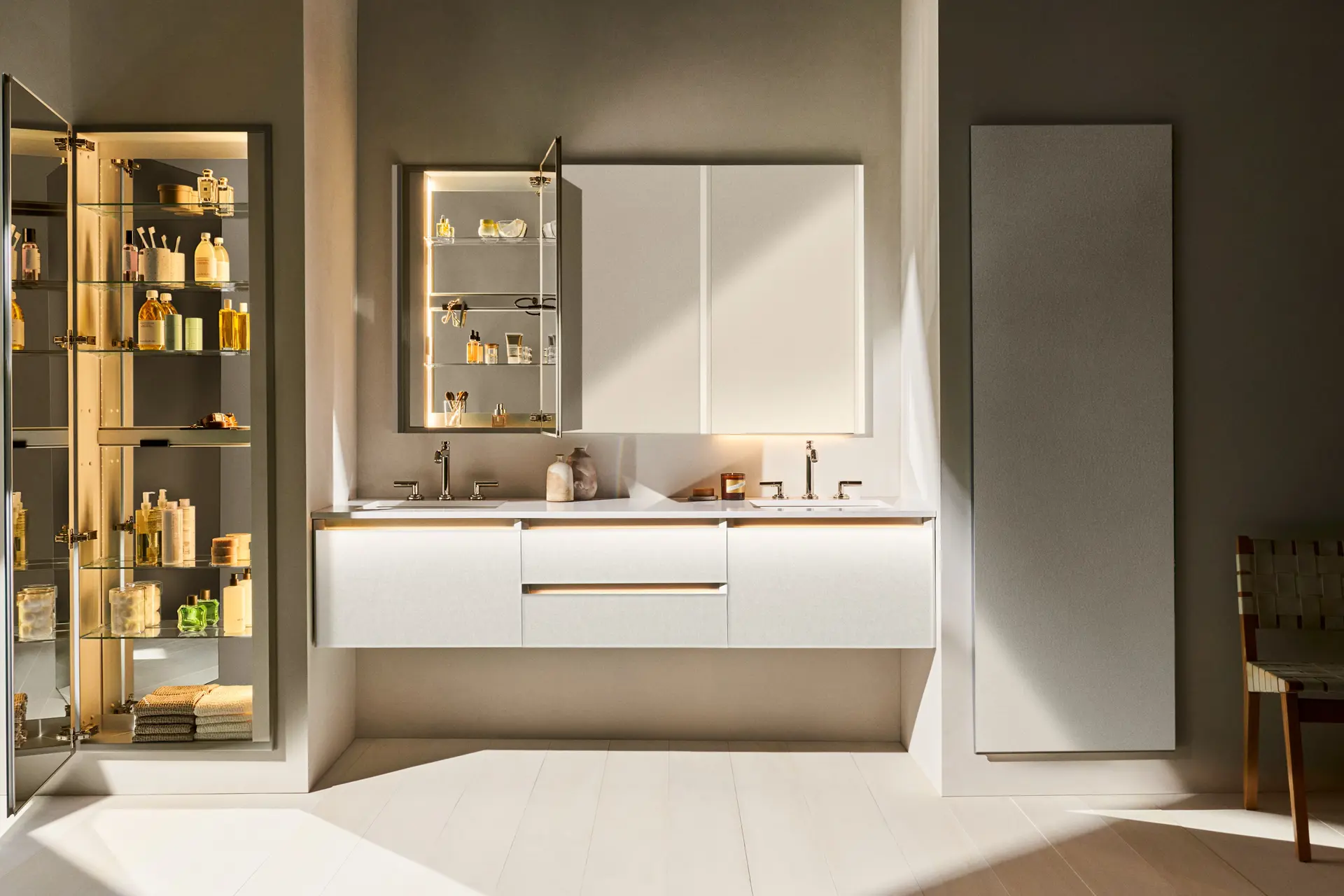 220504 ROBERN SET 02 M Series 36 200 LEFT CABINET GREEN V3 QC Satin White